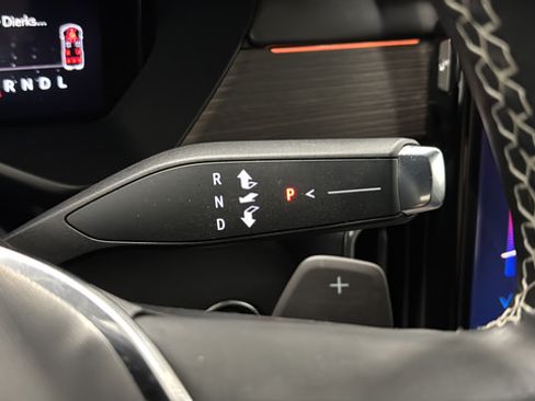 Used 2024 GMC Acadia Denali AWD/4WD image 19