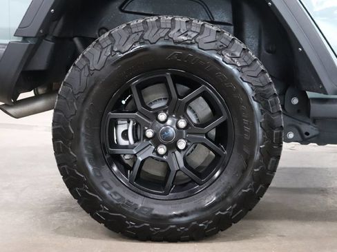 Used 2024 Jeep Wrangler Unlimited AWD/4WD image 27