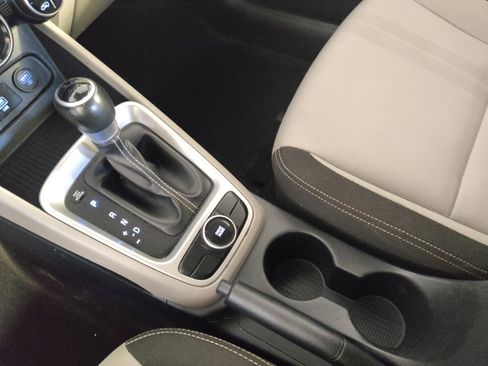 Used 2020 Hyundai Venue SEL w/ Convenience Package FWD image 26