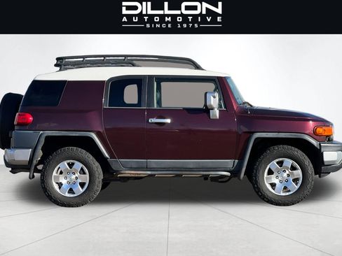 Used 2007 Toyota FJ Cruiser 4WD image 3