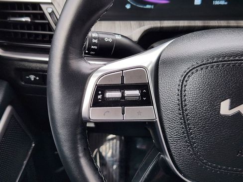 Used 2025 Kia Telluride EX w/ EX Captain's Chair Package image 21