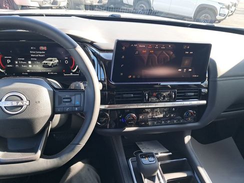 New 2026 Nissan Pathfinder Platinum AWD/4WD image 13