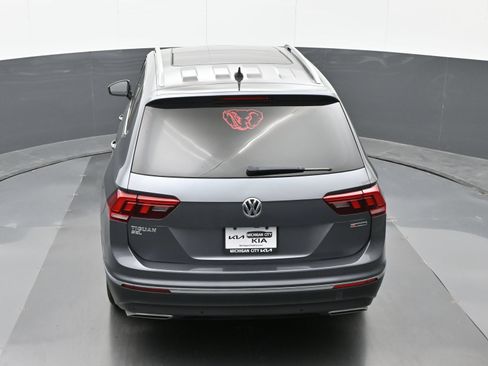 Used 2019 Volkswagen Tiguan SEL w/ 3rd Row Seat Package AWD/4WD image 32