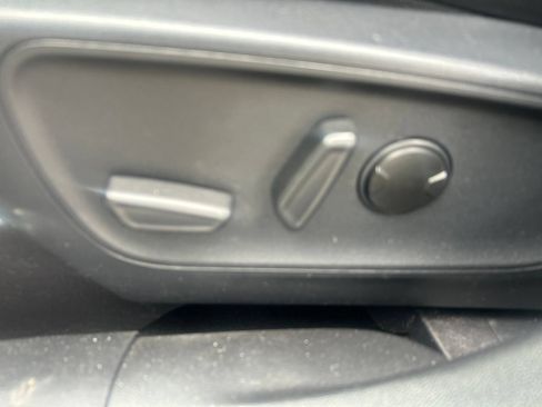 Used 2025 Ford Escape Platinum AWD/4WD image 16