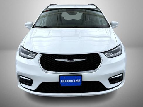 Certified 2022 Chrysler Pacifica Touring-L FWD image 2