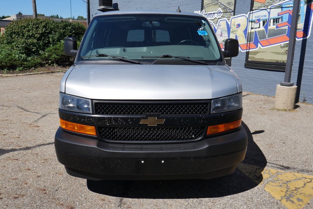 Used 2023 Chevrolet Express 3500 LS RWD image 2