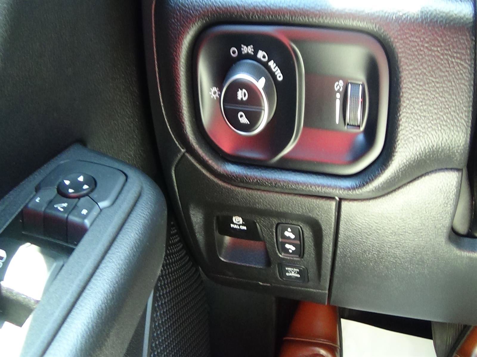 Used 2025 RAM 1500 Big Horn AWD/4WD image 24