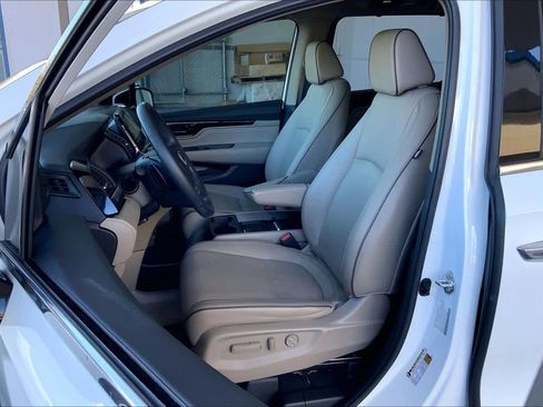 Used 2023 Honda Odyssey Elite image 8
