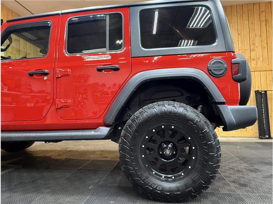 Used 2018 Jeep Wrangler Unlimited Sport S AWD/4WD image 9