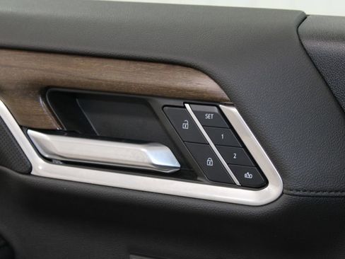 Used 2024 Chevrolet Silverado 1500 High Country w/ High Country Premium Package image 41