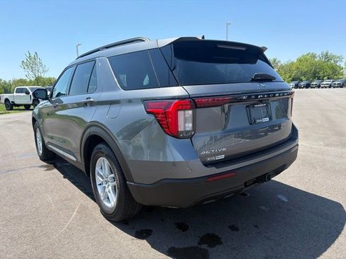 Used 2025 Ford Explorer Active RWD image 15