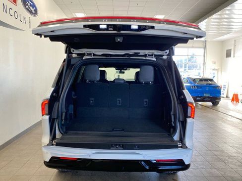 New 2026 Lincoln Navigator Reserve w/ Jet Appearance Package AWD/4WD image 19