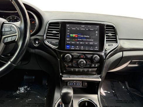 Used 2022 Jeep Grand Cherokee Laredo X image 16