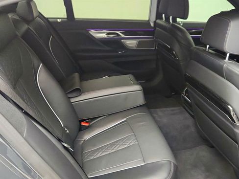 Used 2022 BMW 750i xDrive w/ Executive Package AWD/4WD image 24