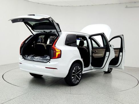 New 2026 Volvo XC90 B6 Plus w/ Protection Package Premier image 11