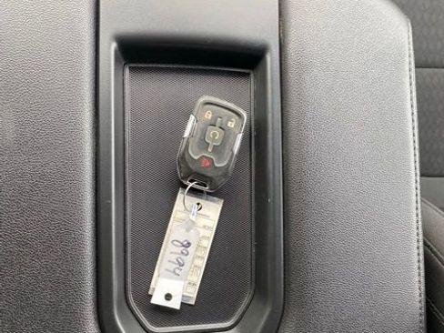 Used 2022 Chevrolet Silverado 2500 LT w/ Convenience Package image 19