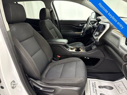 Used 2022 GMC Acadia SLE image 8