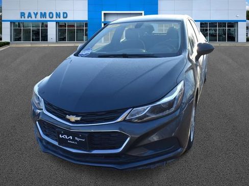 Certified 2017 Chevrolet Cruze LT image 7