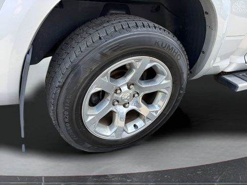 Used 2017 RAM 1500 Laramie w/ Convenience Group AWD/4WD image 12