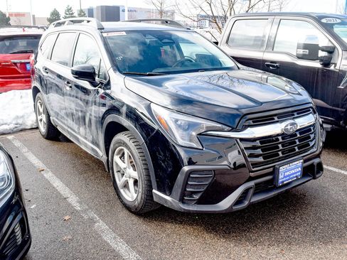 Used 2024 Subaru Ascent Premium w/ Convenience Package image 4