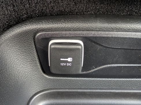 New 2026 Chrysler Voyager LX image 29