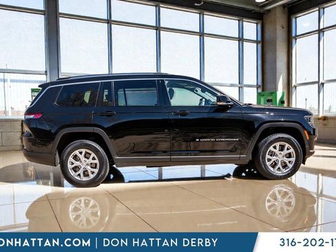 Used 2023 Jeep Grand Cherokee L Limited AWD/4WD image 30