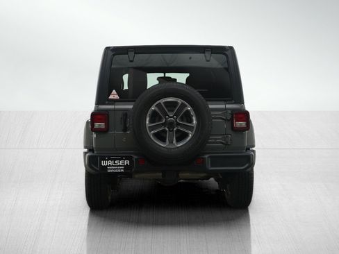 Used 2018 Jeep Wrangler Unlimited Sahara w/ Cold Weather Group image 4