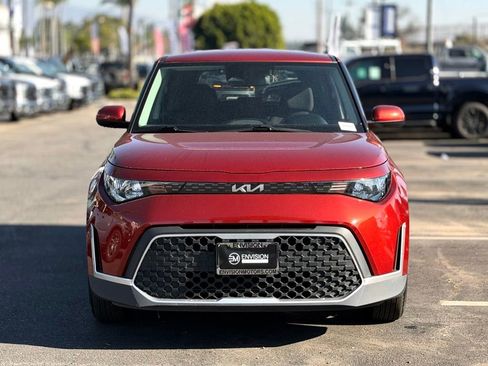 Used 2023 Kia Soul LX w/ LX Technology Package image 3