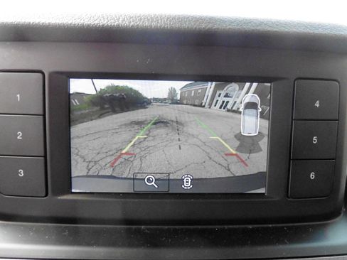 Used 2022 Ford Transit Connect XL image 4
