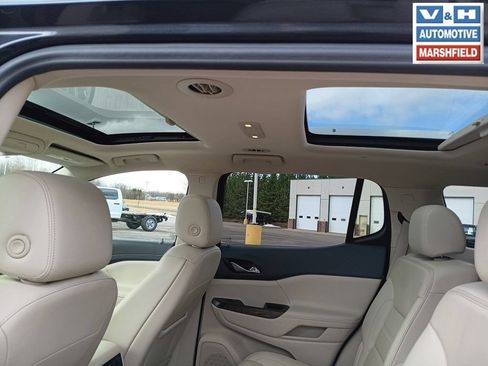 Used 2021 GMC Acadia Denali w/ Denali Ultimate Package AWD/4WD image 2