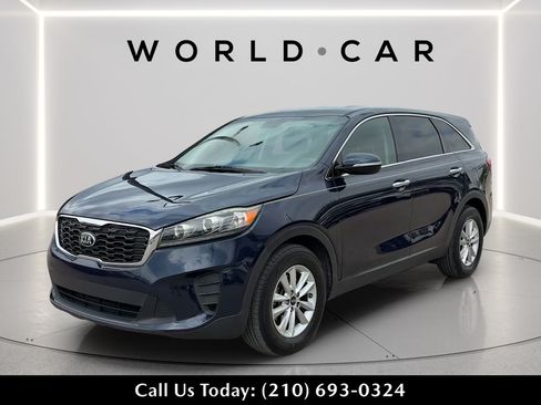 Used 2019 Kia Sorento FWD V6 image 3