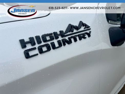 Used 2025 Chevrolet Silverado 1500 High Country w/ Technology Package AWD/4WD image 32
