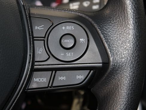 Used 2025 Toyota RAV4 LE AWD/4WD image 33