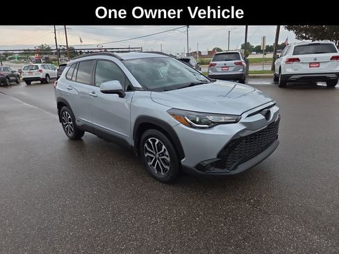 Used 2023 Toyota Corolla Cross SE image 9