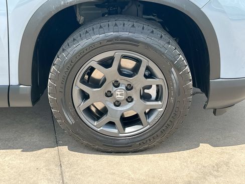 Used 2024 Honda Pilot TrailSport image 10