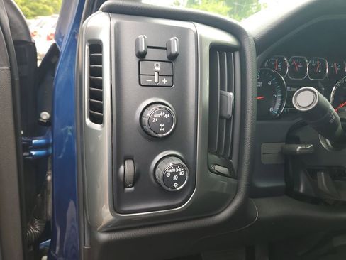 Used 2018 Chevrolet Silverado 1500 LT w/ All Star Edition AWD/4WD image 15