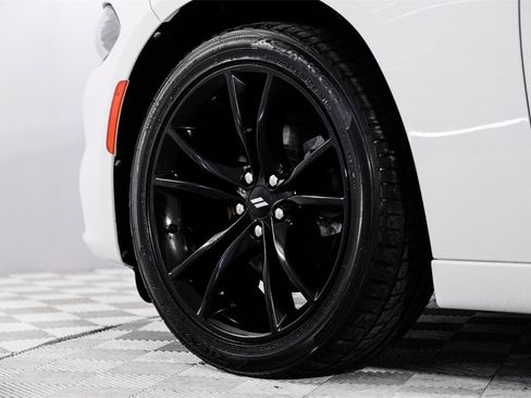 Used 2018 Dodge Charger SXT w/ Blacktop Package image 53