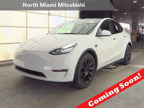 Used 2023 Tesla Model Y Long Range image 1