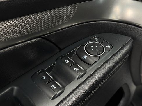 Used 2019 Ford Explorer XLT w/ Equipment Group 201A AWD/4WD image 18