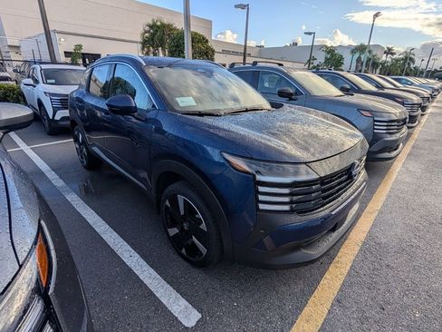 New 2025 Nissan Kicks SR image 2