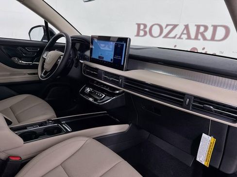 New 2026 Lincoln Corsair Premiere image 29