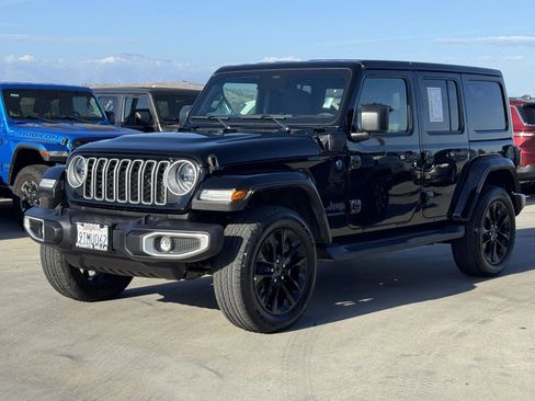 Certified 2025 Jeep Wrangler Sahara AWD/4WD image 3
