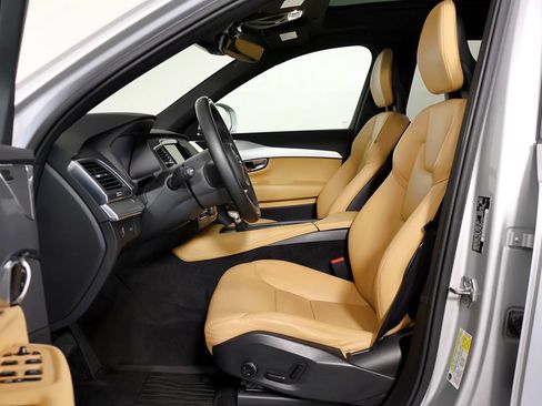 Used 2018 Volvo XC90 T5 Momentum w/ Convenience Package AWD/4WD image 22