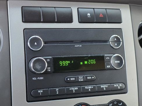 Used 2010 Ford Expedition XLT image 13