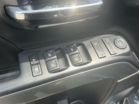 Used 2018 Chevrolet Silverado 1500 LT w/ All Star Edition RWD image 15