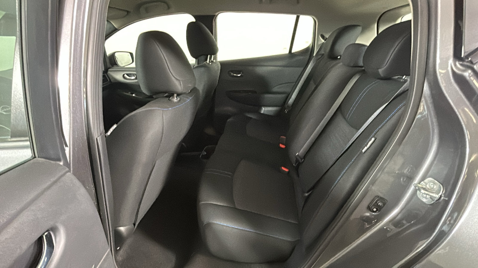 Used 2025 Nissan Leaf SV Plus FWD image 33