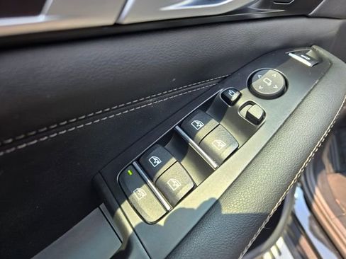 Used 2024 BMW X5 xDrive40i image 11