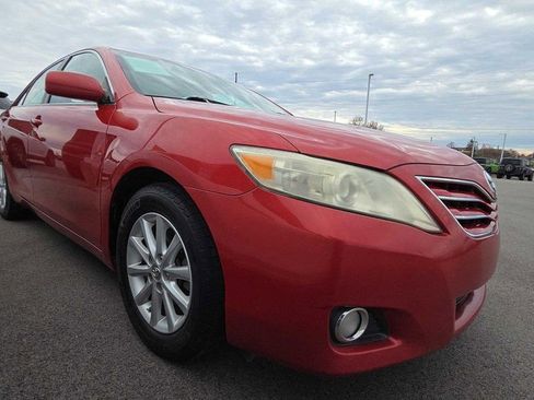 Used 2011 Toyota Camry LE image 4
