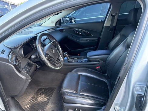 Used 2019 Jeep Cherokee Latitude Plus w/ Comfort/Convenience Group FWD image 34
