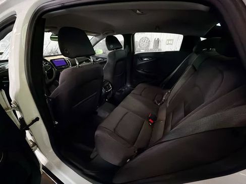 Used 2021 Chevrolet Malibu LT FWD image 9